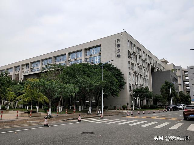 美丽大方的校园，郑州市创新实验学校金桂街校区开展“最美教室”活动