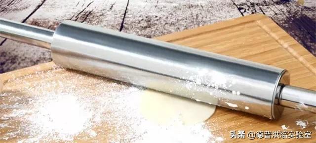擀面杖如何制作，有时候擀面杖也能做出艺术甜品