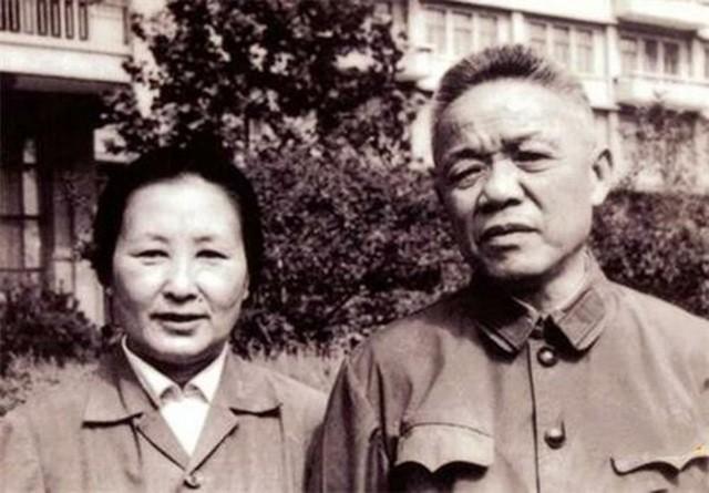 韩先楚子女后来怎么样了（一门三子女入伍当兵）