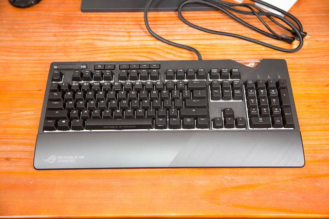 rog机械键盘白色，ROG龙神3代白色版水冷加入618大促