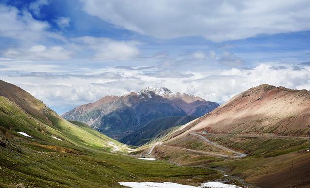 自驾西北旅行最佳路线，这4条西北自驾线路藏着世界级美景