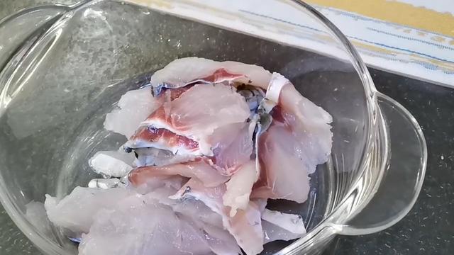 美食制作柠檬鱼，比清蒸鲈鱼还好吃的柠檬鱼