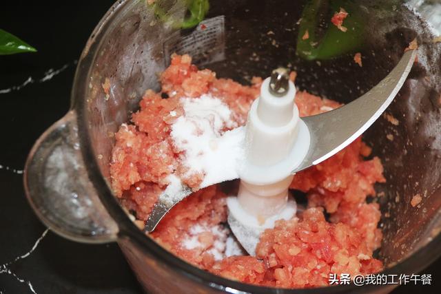 馄饨馅儿的调法，馄饨馅调制方法馄饨怎么做好吃（教你自己调馅儿自己包）