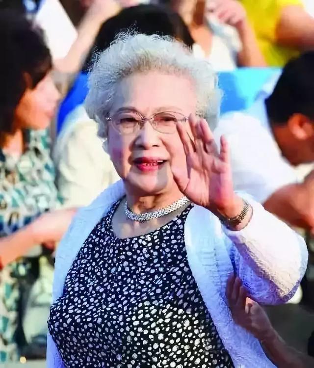 秦怡年轻照，东方的英格丽.褒曼