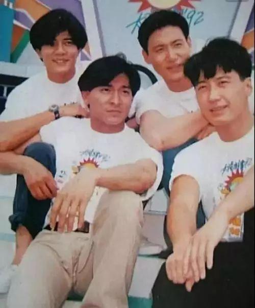 历年十大流行歌曲1990-2000，19901999十年风雨十年歌