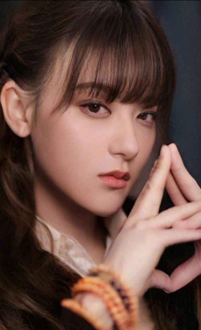 男星女装造型有多美，王一博《街舞5》穿女装