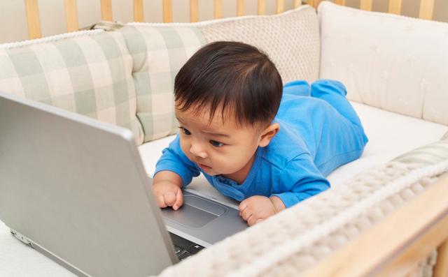 国际关爱儿童日，我们该拿什么来保护在互联网里手无寸铁的孩子们