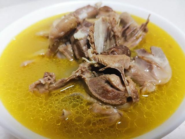 鸽子鸡汤怎么炖才有营养，营养不流失