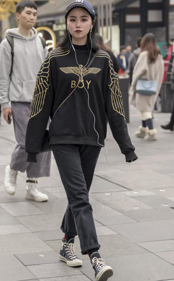 匡威高帮帆布鞋穿法，匡威适合怎么穿