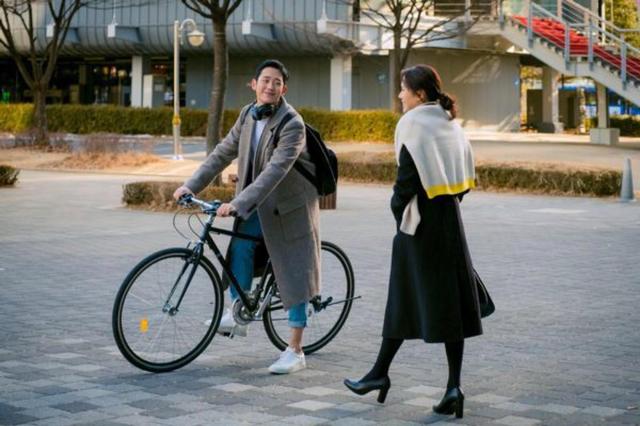 甜甜的年下恋，张新成《微暗之火》再演学霸