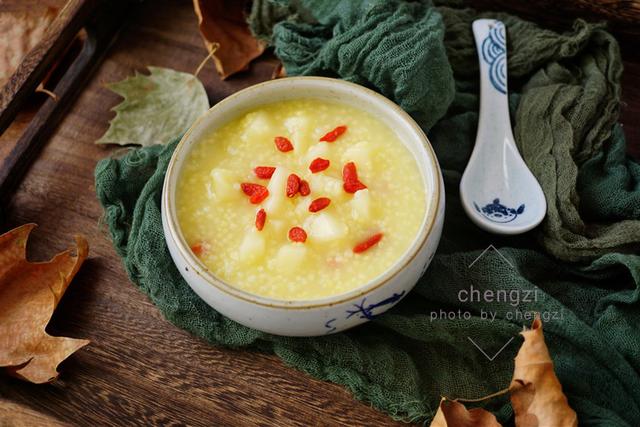 秋冬季节常喝四款养生粥，吃点温暖滋润的