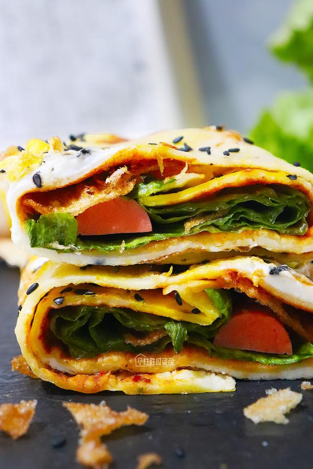 怎么样自己在家做煎饼果子，1分钟学会做煎饼果子