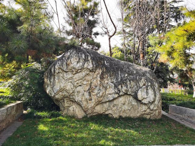 莲湖公园曾是隋唐皇帝举行大典的承天门，明秦王墓