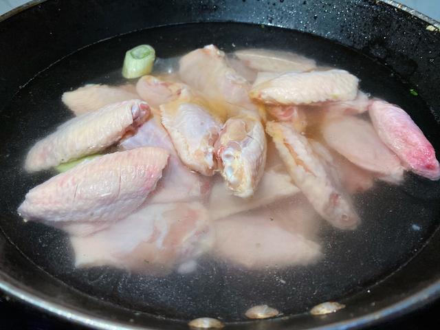 秘制酱烧鸡翅的做法，年夜大餐菜单准备中