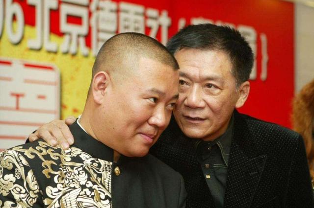 侯耀文几段婚姻，一代相声大师侯耀文先生