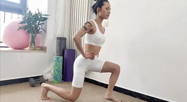 不深蹲無翹臀，3個深蹲變體練習，教你在家照樣練出女神蜜桃臀 街拍正妹 第6张