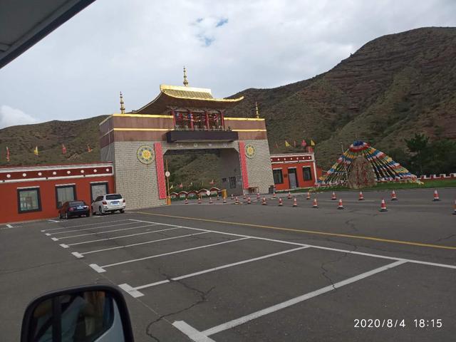 房车旅行去极地，奔驰乌尼莫克越野房车极地挑战无惧任何地形