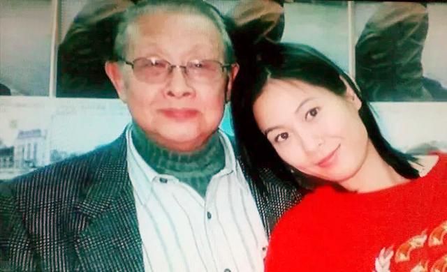 奶茶劉若英：撮合離異父母復婚失敗，父親離世痛了她和母親的心 娛樂八卦吃瓜 第2张