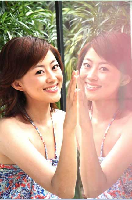 凤凰卫视杨娟与杨舒，凤凰卫视美女主播杨舒