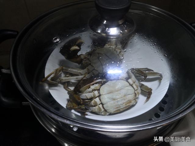 大闸蟹要蒸多久，大闸蟹一般清蒸要蒸多久（清蒸大闸蟹）