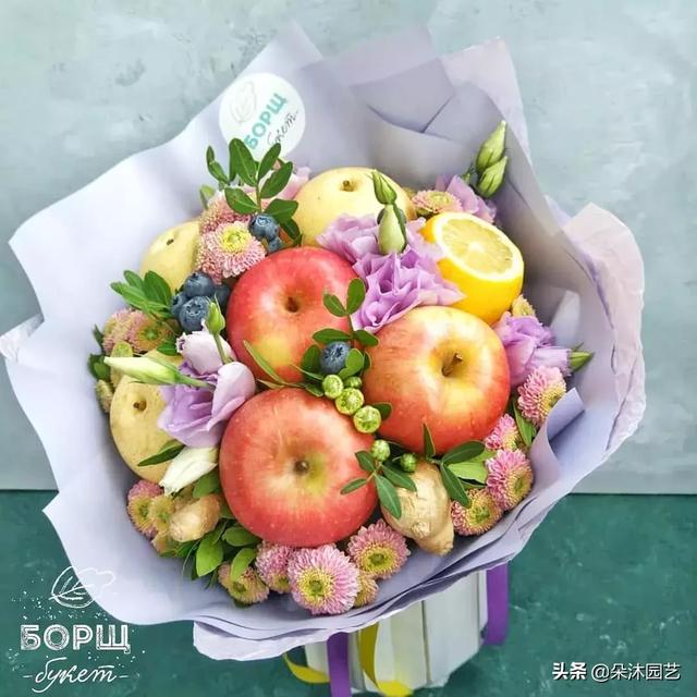 水果花束包装教程图解 礼物包装纸方法图解