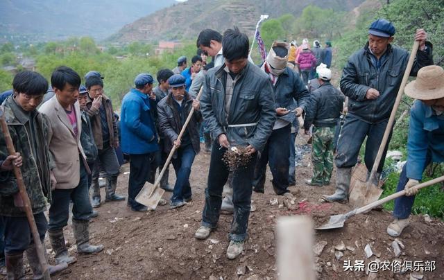 送葬是什么意思，送葬的人有什么忌讳（从“出殡”到“下葬”）