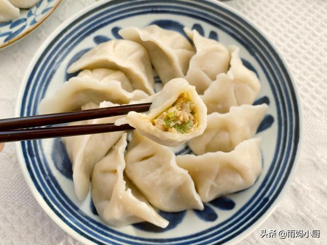 芹菜馅饺子怎么做，芹菜馅饺子怎么做好吃窍门（调饺子馅牢记“3放2不放”）