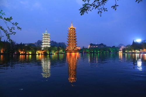 桂林旅游十二景，桂林旅游的一个绝美夜景观赏地