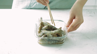 开边基围虾怎么做好吃，这样的蒜蓉开边虾你吃过吗