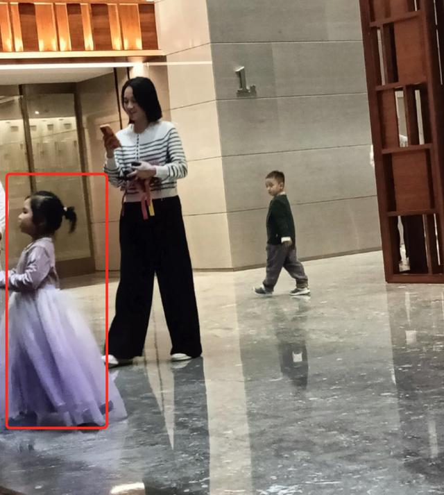 朱丹身材变化，原来女人的美跟肤色完全没关系