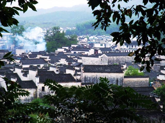 王维的山水田园诗，王维山水田园诗30首（从两首王维的“山水田园诗”中）