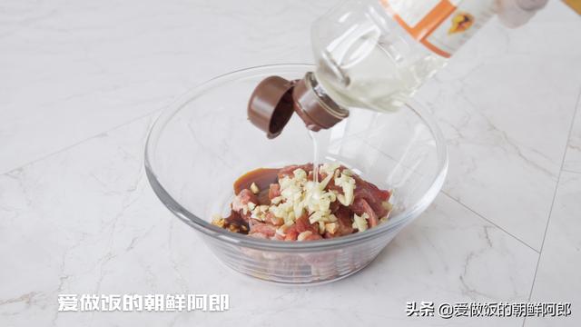 石锅拌饭酱怎么调，石锅拌饭酱料配方（石锅拌饭直接拿米饭拌可不行）