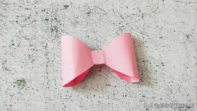礼品盒上的蝴蝶结折法,圆形礼物盒蝴蝶结的系法图解