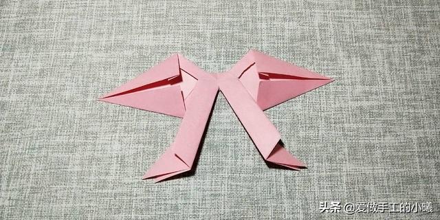正方形礼盒蝴蝶结打法 礼盒上怎么打蝴蝶结