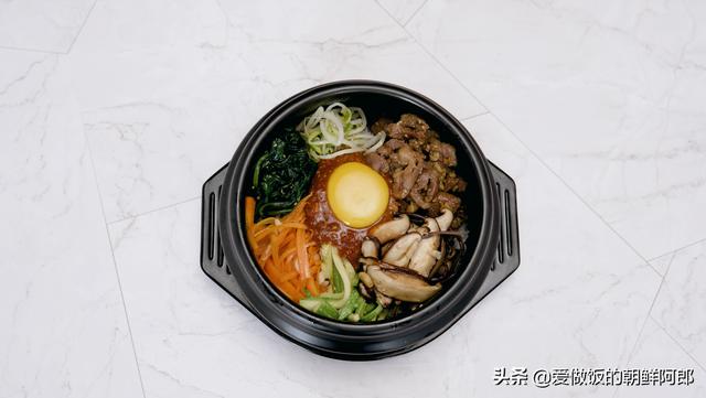 石锅拌饭酱怎么调，石锅拌饭酱料配方（石锅拌饭直接拿米饭拌可不行）