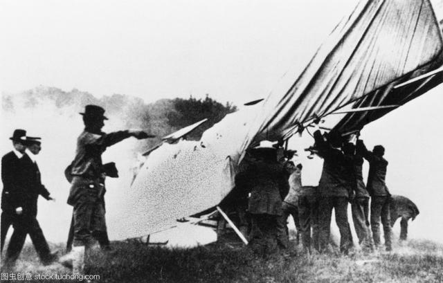 飞机发明历程简介，关于飞机的发明