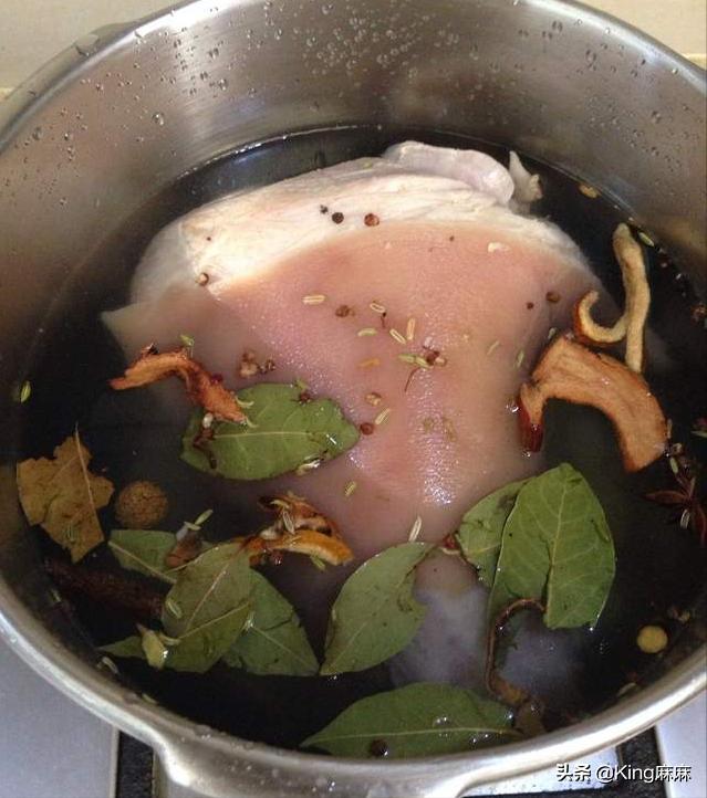 猪肘子前肘好还是后肘好，肘子买前肘还是后肘