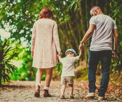 孩子怕鬼怎么办，孩子怕鬼怎么办怎么克服（父母忧虑：孩子胆小怕鬼怎么办）