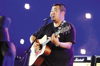 中国著名民谣歌手，大陆十大民谣歌手推荐
