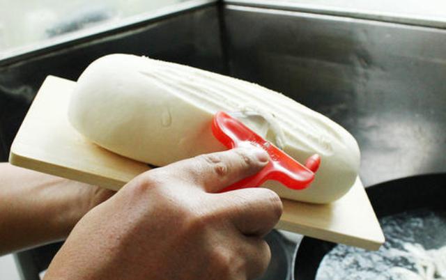 在家怎么做刀削面才好吃，自己在家也能做好吃的刀削面了