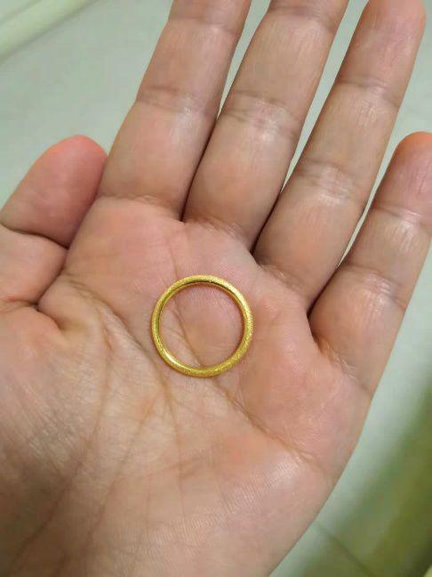 周大福素圈戒指男款，周大福旗下品牌戒指被指抄袭