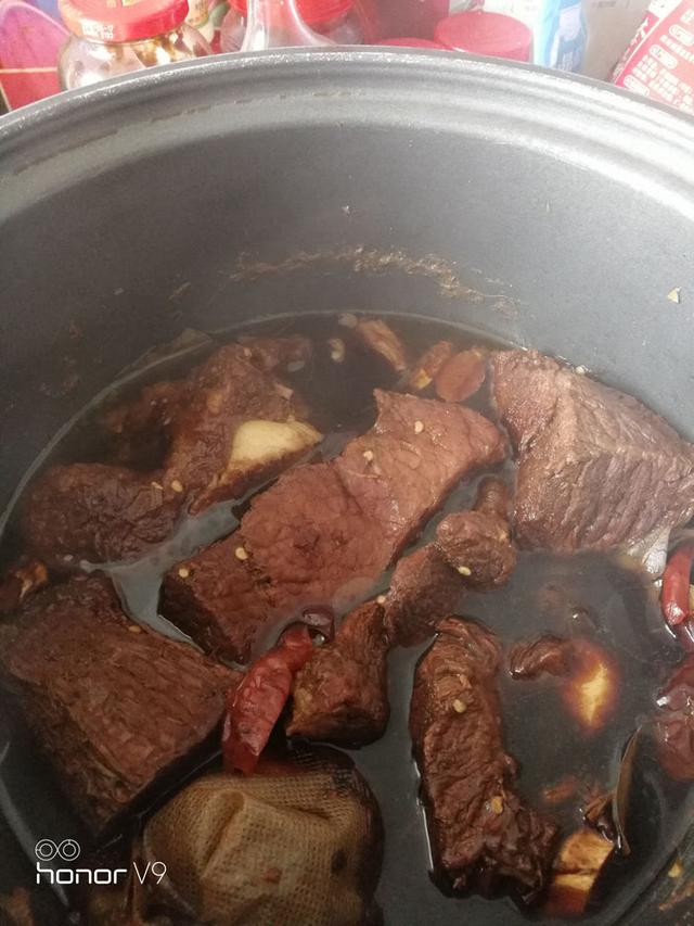 五香牛肉制作方法及配方，五香牛肉的制作方法