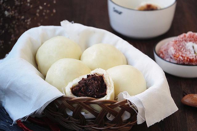 红豆包子馅怎么做，制作红豆包子简单又好吃