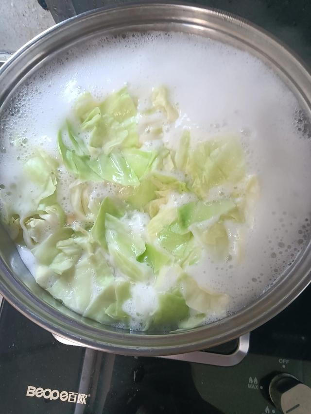 油泼菠菜面正宗做法陕西，懒人版陕西油泼面
