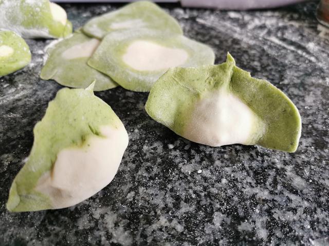 玉米猪肉馅饺子怎么做最好吃，明日立冬记得吃饺子