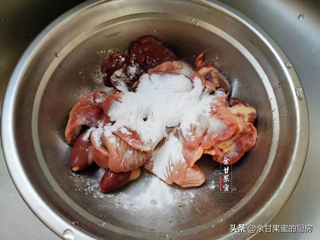 炒鸡杂怎么样又嫩又脆，家常炒鸡杂注意这两步