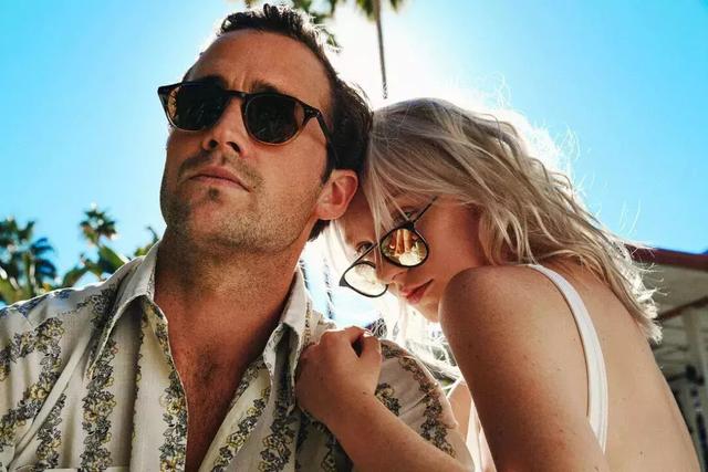 太阳镜怎么挑选，怎么选择适合自己的太阳镜（夏天开车阳光刺眼）