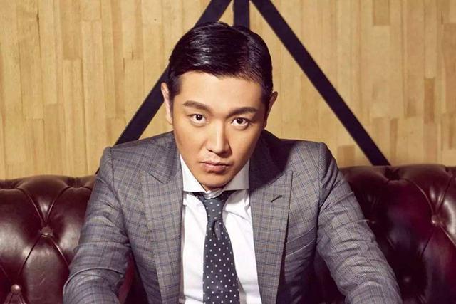 田源出了什么事，田源自曝下跪是什么节目（田源直播唱歌被批虚伪）