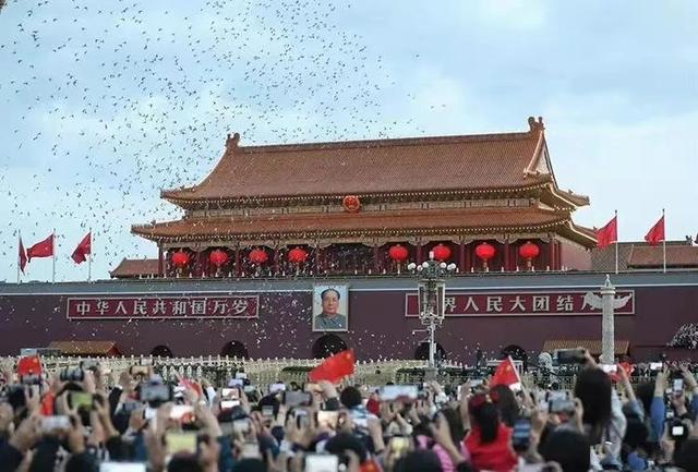 国庆节的来历和习俗，国庆节的来历和习俗的简短介绍（历史学家解读扭转乾坤的十年）