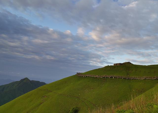 武功山旅游攻略，武功山旅游攻略一日游（江西武功山\u0026仙凤三宝亲子游记）